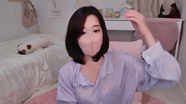 YURIKAsan  online show from June 7, 11:03 am