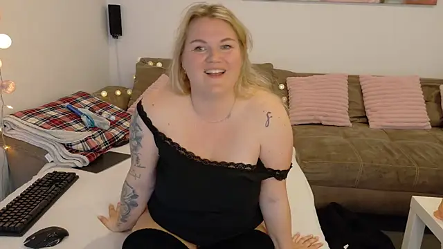 Snapshot of Jolina_Juice chatting on March 26, 7:25 am Jolina Juice online show from March 26, 7:25 am