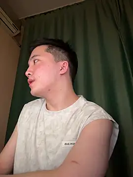 Snapshot of NudGlow chatting on March 28, 5:01 pm NudGlow online show from March 28, 5:01 pm