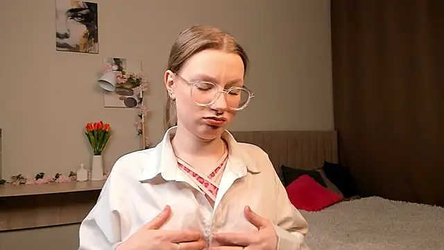 ShawanaCronenberg online show from March 25, 8:15 pm