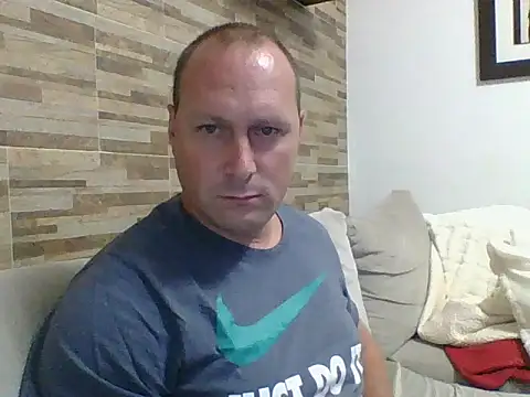 Snapshot of lustonfan chatting on March 6, 12:29 am lustonfan online show from March 6, 12:29 am