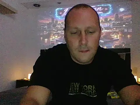 Snapshot of lustonfan chatting on March 8, 4:16 am lustonfan online show from March 8, 4:16 am