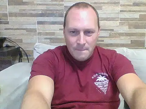 Snapshot of lustonfan chatting on March 21, 3:33 am lustonfan online show from March 21, 3:33 am