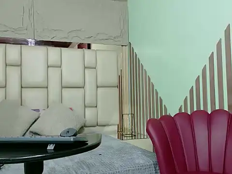 Snapshot of VikyANDfer chatting on March 13, 12:45 pm VikyANDfer online show from March 13, 12:45 pm