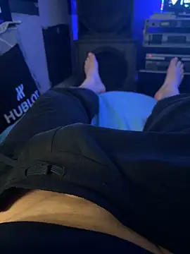 Snapshot of MatthewEmme2121 chatting on March 15, 3:40 pm MatthewEmme2121 online show from March 15, 3:40 pm