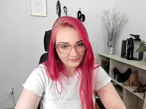 redkissruby online show from March 20, 2:00 pm