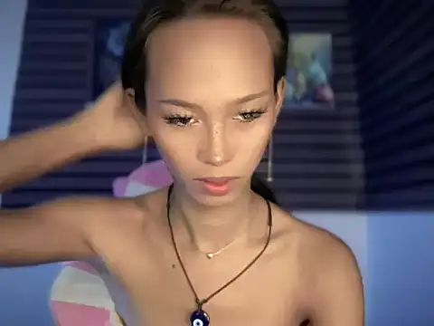 Sunkissed seductress online show from May 11, 3:40 pm