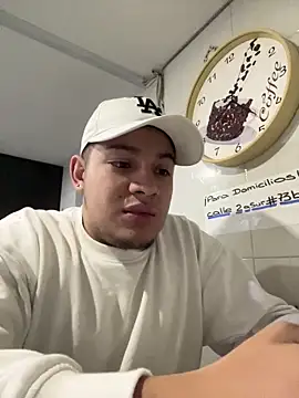 Snapshot of OliverTabordaa chatting on March 6, 10:56 am OliverTabordaa online show from March 6, 10:56 am