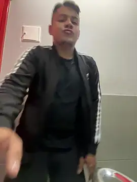 Snapshot of OliverTabordaa chatting on March 13, 6:47 pm OliverTabordaa online show from March 13, 6:47 pm