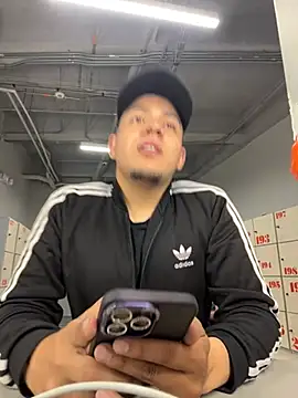 Snapshot of OliverTabordaa chatting on March 23, 6:56 pm OliverTabordaa online show from March 23, 6:56 pm