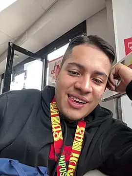 Snapshot of OliverTabordaa chatting on March 24, 4:23 pm OliverTabordaa online show from March 24, 4:23 pm