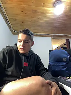 Snapshot of OliverTabordaa chatting on March 28, 5:01 pm OliverTabordaa online show from March 28, 5:01 pm