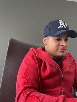 Snapshot of OliverTabordaa chatting on June 10, 2:27 pm OliverTabordaa online show from June 10, 2:27 pm