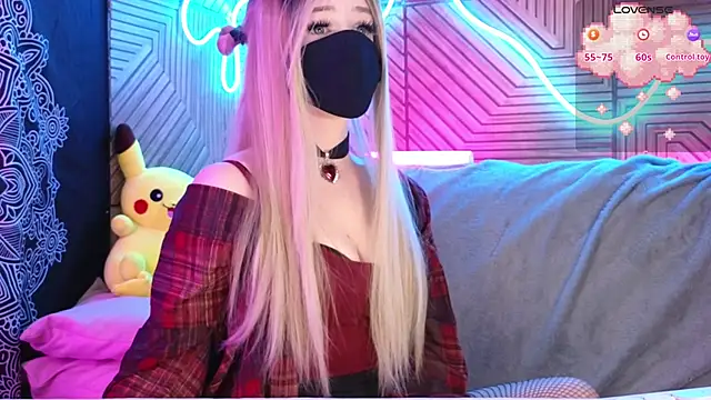 Snapshot of chill_paws chatting on April 15, 2:07 am chill paws online show from April 15, 2:07 am