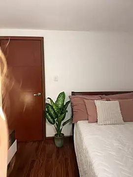 Suki 3 online show from April 24, 10:56 pm