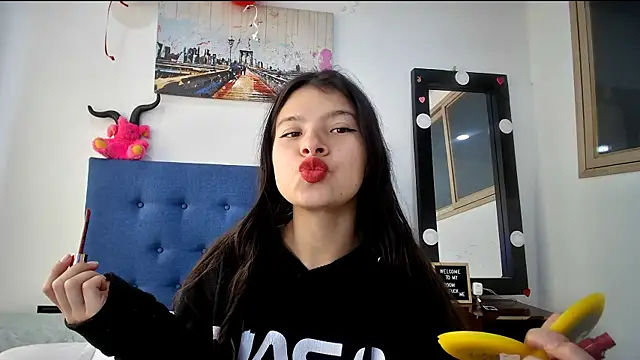 Snapshot of HIMAWARY_SOIN5 chatting on March 6, 5:09 pm HIMAWARY SOIN5 online show from March 6, 5:09 pm