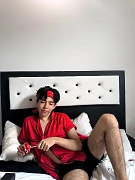 Snapshot of Lucca__555 chatting on March 13, 4:02 pm Lucca 555 online show from March 13, 4:02 pm