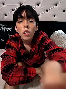 Snapshot of Lucca__555 chatting on March 26, 5:51 pm Lucca 555 online show from March 26, 5:51 pm