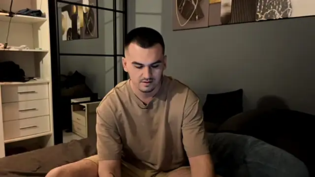 Snapshot of AlexRay22 chatting on March 12, 8:37 pm AlexRay22 online show from March 12, 8:37 pm