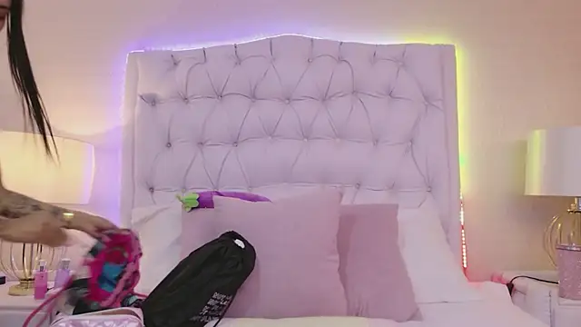 Snapshot of MeganRoseh chatting on March 20, 8:57 pm MeganRoseh online show from March 20, 8:57 pm