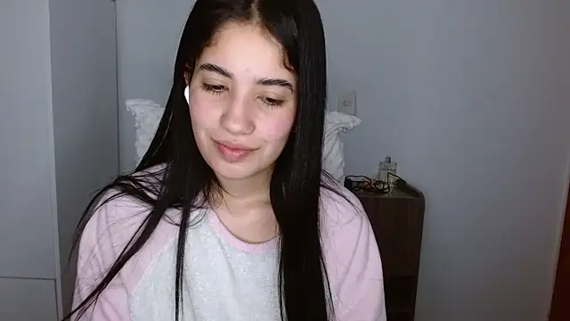 Snapshot of Lucy_engel chatting on April 11, 10:41 am Lucy engel online show from April 11, 10:41 am