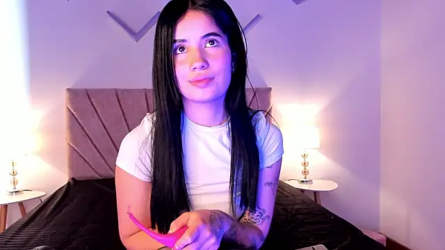 Snapshot of Lucy_engel chatting on April 22, 2:18 pm Lucy engel online show from April 22, 2:18 pm