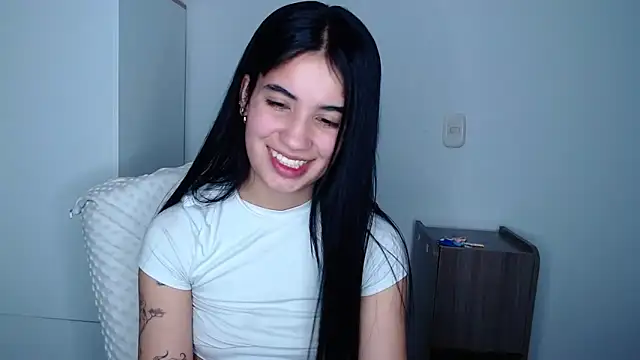 Snapshot of Lucy_engel chatting on April 23, 2:24 am Lucy engel online show from April 23, 2:24 am