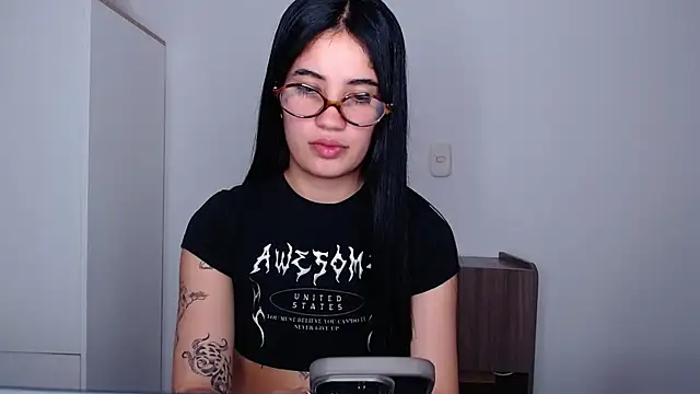 Snapshot of Lucy_engel chatting on April 24, 12:24 am Lucy engel online show from April 24, 12:24 am