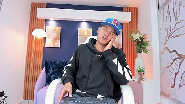 Ikaika Kalani online show from March 25, 1:06 pm