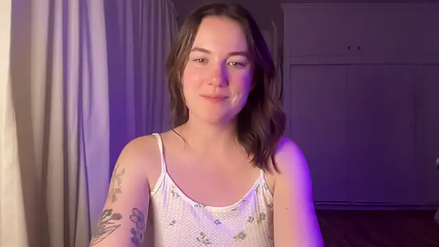 Snapshot of summerxo chatting on March 10, 2:27 am summerxo online show from March 10, 2:27 am