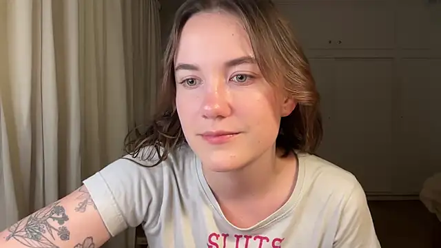 Snapshot of summerxo chatting on March 11, 3:01 am summerxo online show from March 11, 3:01 am