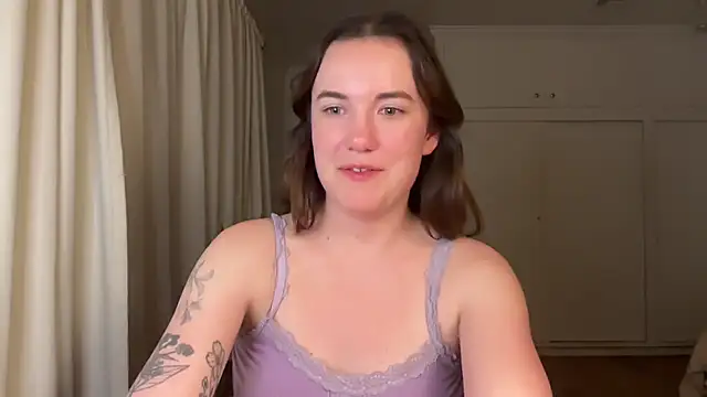 Snapshot of summerxo chatting on March 16, 5:44 am summerxo online show from March 16, 5:44 am