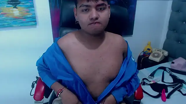 Snapshot of XNoahDeepThroatX chatting on March 7, 8:11 am XNoahDeepThroatX online show from March 7, 8:11 am