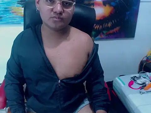 Snapshot of XNoahDeepThroatX chatting on March 11, 5:35 am XNoahDeepThroatX online show from March 11, 5:35 am