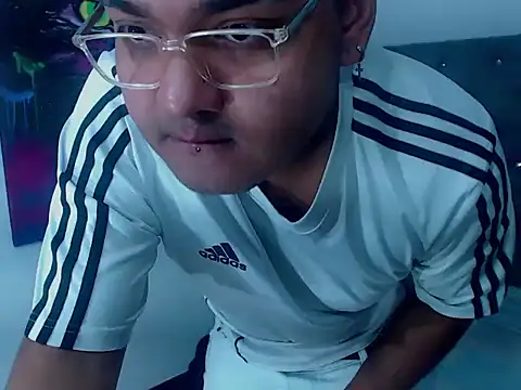 Snapshot of XNoahDeepThroatX chatting on March 12, 5:02 am XNoahDeepThroatX online show from March 12, 5:02 am