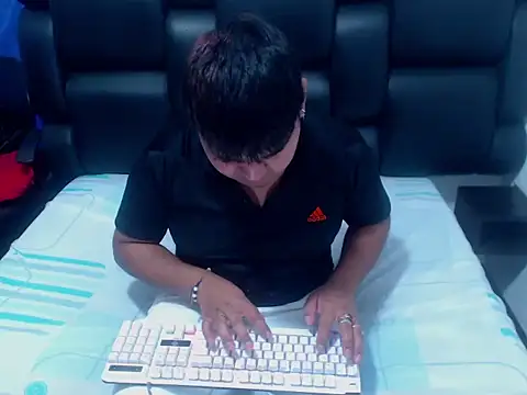 Snapshot of XNoahDeepThroatX chatting on March 21, 5:01 am XNoahDeepThroatX online show from March 21, 5:01 am