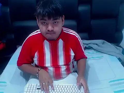 Snapshot of XNoahDeepThroatX chatting on March 28, 3:50 am XNoahDeepThroatX online show from March 28, 3:50 am