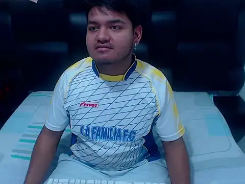 Snapshot of XNoahDeepThroatX chatting on March 29, 4:45 am XNoahDeepThroatX online show from March 29, 4:45 am