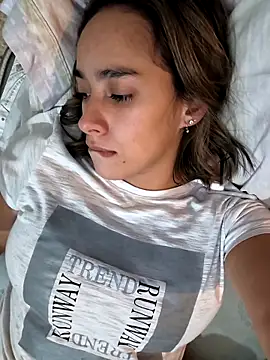 Snapshot of Lulita690- chatting on March 24, 3:00 am Lulita690- online show from March 24, 3:00 am