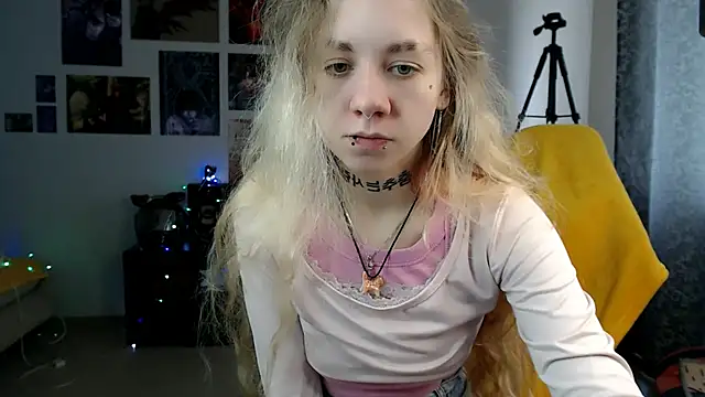 Snapshot of Nica_Kawaii chatting on April 21, 9:59 am Nica Kawaii online show from April 21, 9:59 am