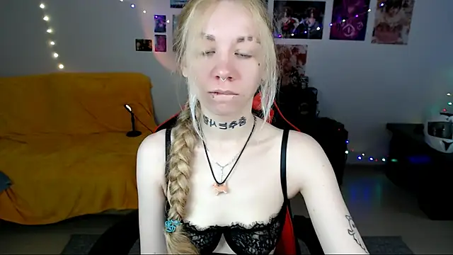 Nica Kawaii online show from July 17, 1:18 pm
