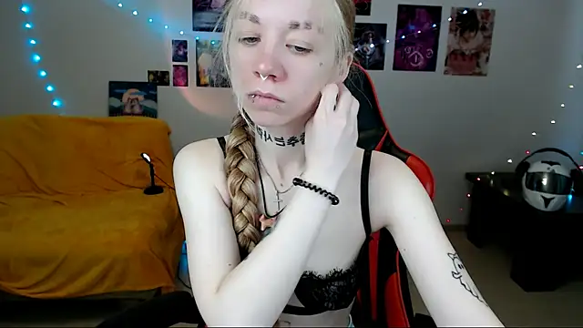 Nica Kawaii online show from July 26, 1:18 pm