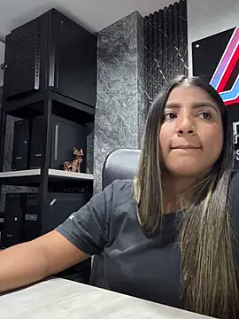 Snapshot of Emma_Carteer_1 chatting on March 10, 4:50 am Emma Carteer 1 online show from March 10, 4:50 am