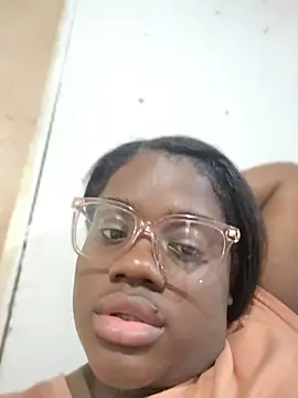 Snapshot of YourLiaa_ chatting on March 29, 5:29 am YourLiaa online show from March 29, 5:29 am