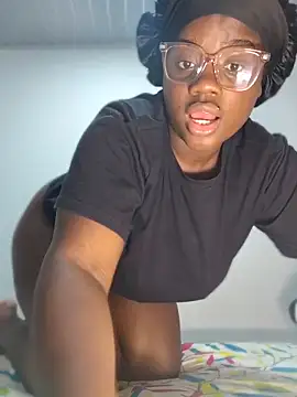 Snapshot of YourLiaa_ chatting on March 30, 5:30 am YourLiaa online show from March 30, 5:30 am