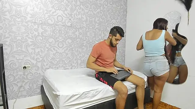 Snapshot of HarperAndMason chatting on March 22, 8:45 pm HarperAndMason online show from March 22, 8:45 pm