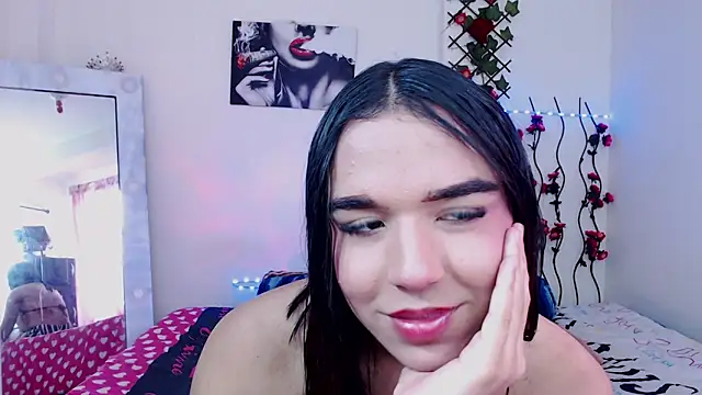 Snapshot of Candyy_doll__ chatting on April 15, 7:58 pm Candyy doll online show from April 15, 7:58 pm