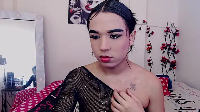 Snapshot of Candyy_doll__ chatting on April 20, 7:48 pm Candyy doll online show from April 20, 7:48 pm