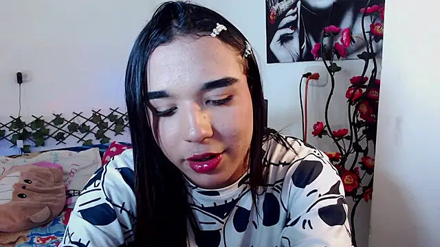 Snapshot of Candyy_doll__ chatting on May 13, 5:27 am Candyy doll online show from May 13, 5:27 am