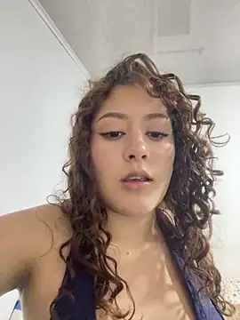 Snapshot of Amber_roouse chatting on May 20, 1:23 am Amber roouse online show from May 20, 1:23 am